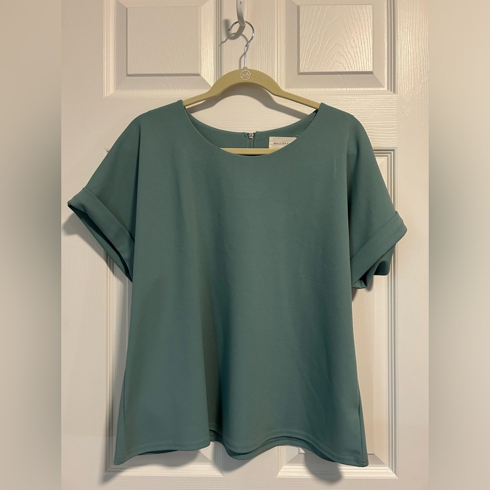 Melloday unworn top